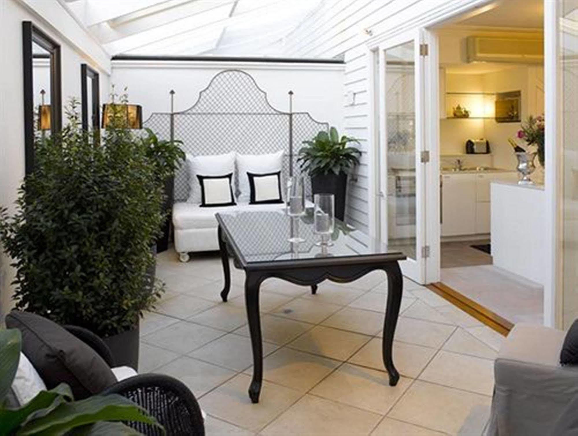 Andre'S Mews Aparthotel Melbourne Exterior foto