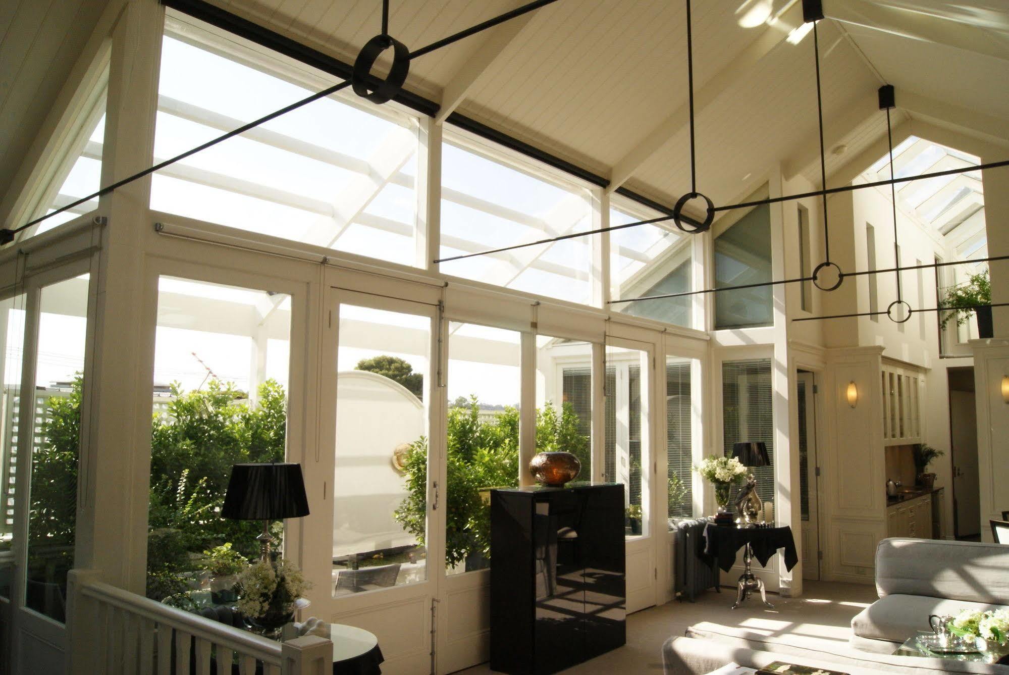 Andre'S Mews Aparthotel Melbourne Exterior foto