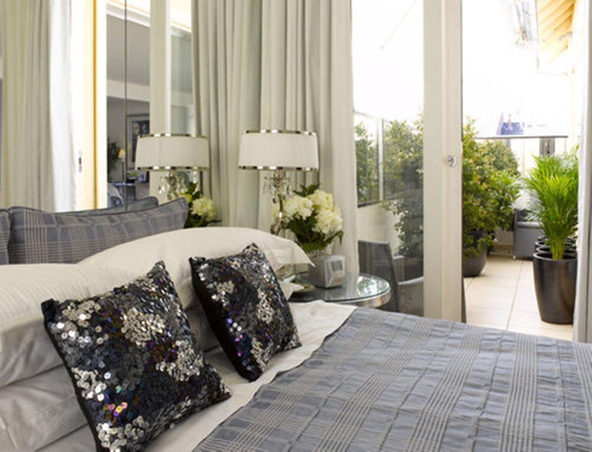 Andre'S Mews Aparthotel Melbourne Exterior foto